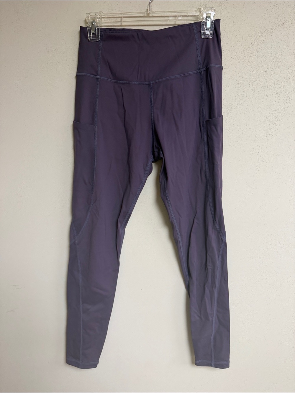 High-Waist Purple Leggings with Side Pockets